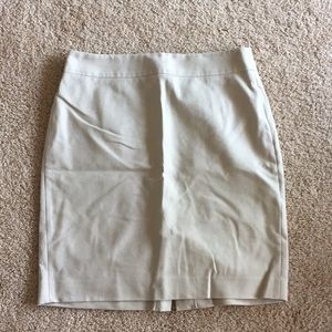 Banana republic khaki pencil skirt size 6
